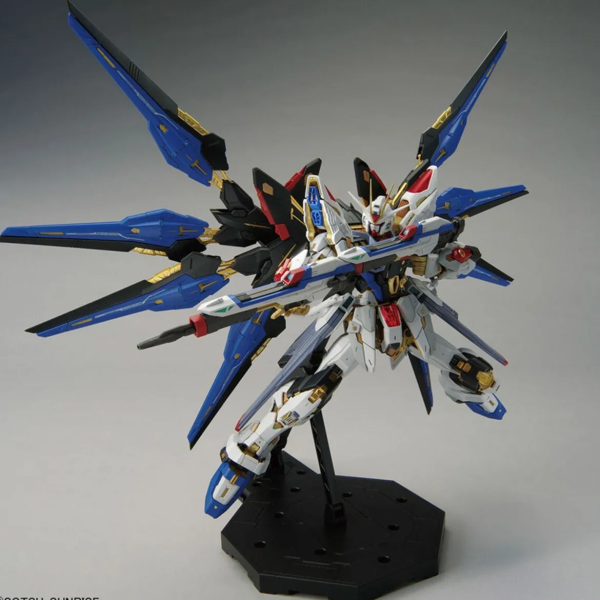 Bandai - Gunpla - 1/100 MGEX - ZGMF-X20A Strike Freedom Gundam - Gundam Seed Destiny
