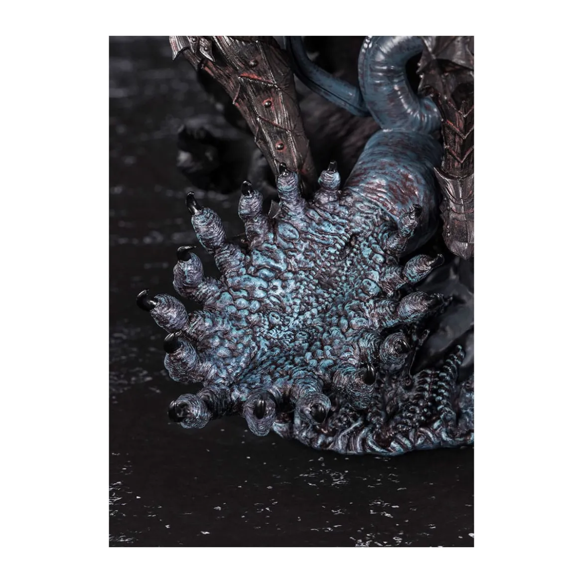 Bandai Tamashii - Guts Berserker Armor - Figuarts Zero Touche Metallique - Berserk