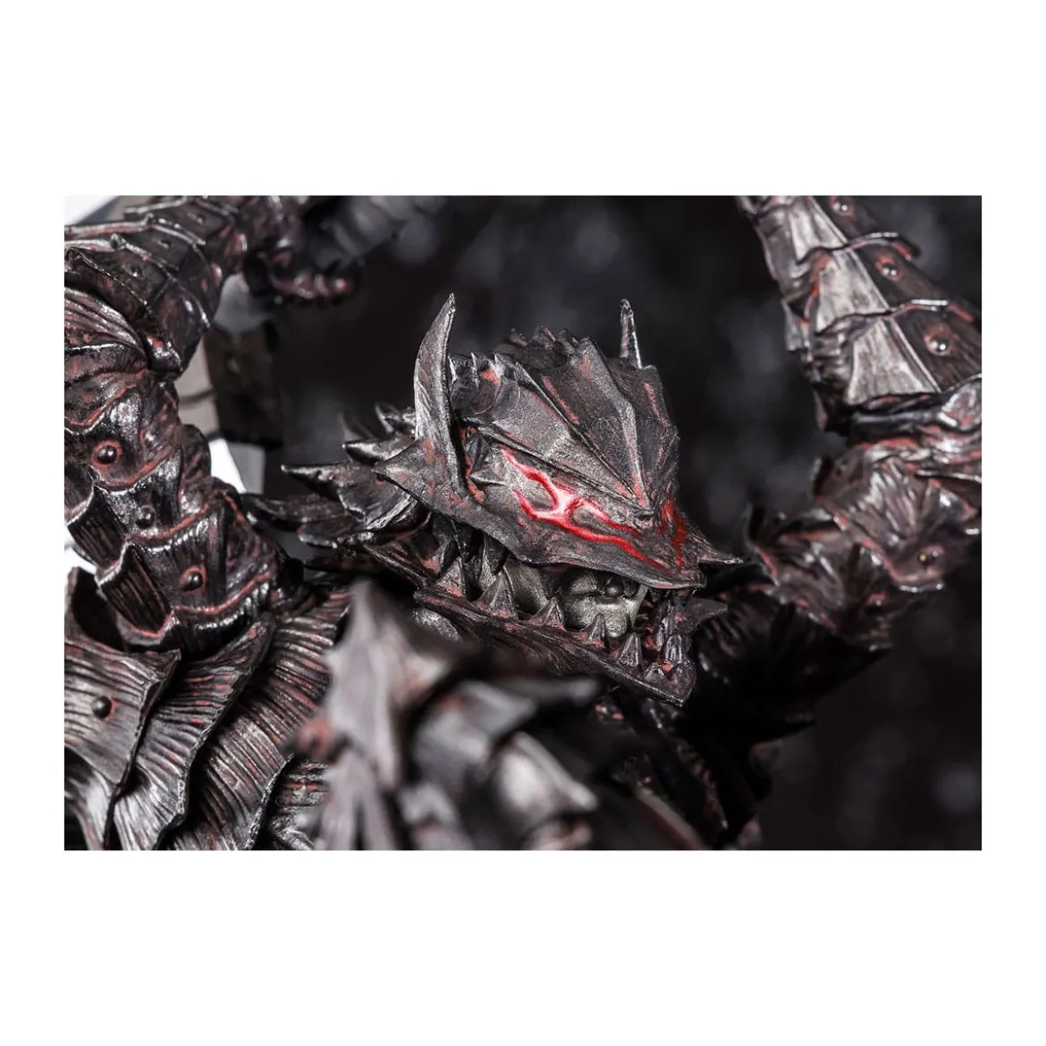 Bandai Tamashii - Guts Berserker Armor - Figuarts Zero Touche Metallique - Berserk