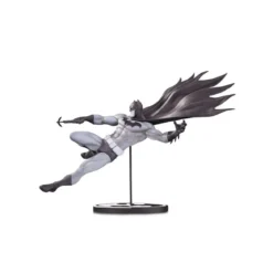 DC Direct Batman Black & White statue by Doug Mahnke - 18 cm
