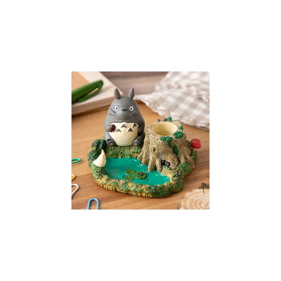Ensky - Pot à crayon Totoro au bord de la marre - Mon Voisin Totoro - Maison Ghibli
