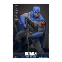 Hot Toys - BATMAN - Batman: The Dark Knight Returns (Battle Damaged Version) Comic Masterpiece 1/6