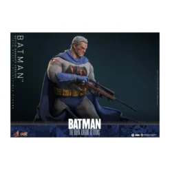 Hot Toys - BATMAN - Batman: The Dark Knight Returns (Battle Damaged Version) Comic Masterpiece 1/6