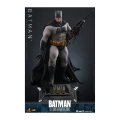 Hot Toys - BATMAN - Batman: The Dark Knight Returns Comic Masterpiece 1/6