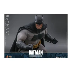 Hot Toys - BATMAN - Batman: The Dark Knight Returns Comic Masterpiece 1/6