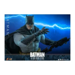 Hot Toys - BATMAN - Batman: The Dark Knight Returns Comic Masterpiece 1/6