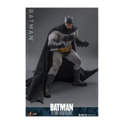 Hot Toys - BATMAN - Batman: The Dark Knight Returns Comic Masterpiece 1/6
