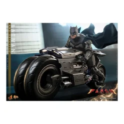 Hot Toys - DC Comics - Batman (Affleck) and Batcycle 1:6 Scale Figure Set The Flash - Movie Masterpiece 1/6