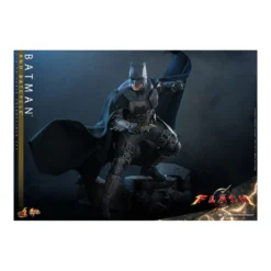 Hot Toys - DC Comics - Batman (Affleck) and Batcycle 1:6 Scale Figure Set The Flash - Movie Masterpiece 1/6