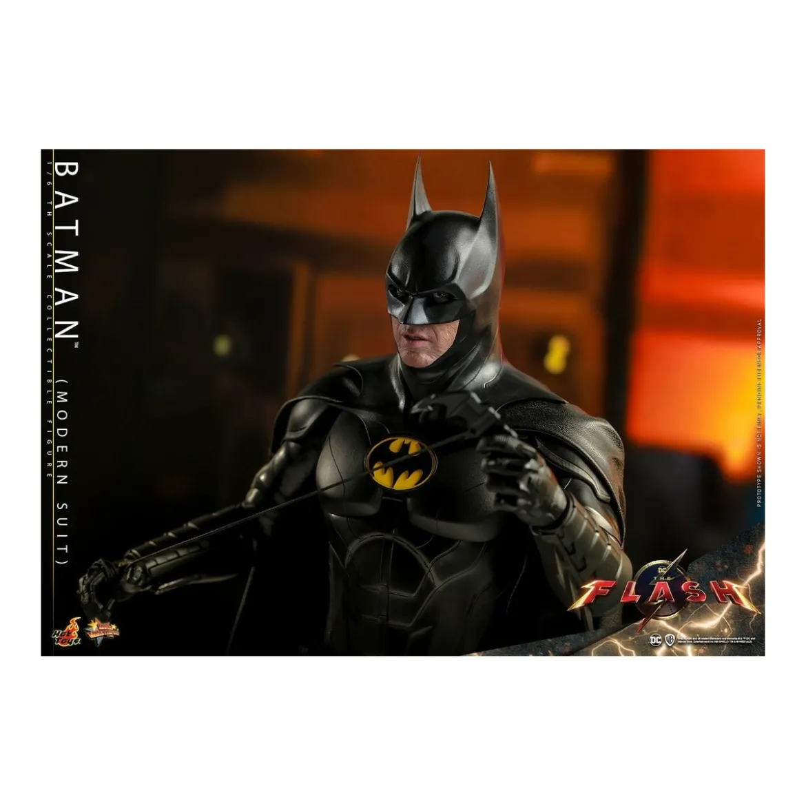 Hot Toys - DC Comics - Batman Modern Suit (Keaton) The Flash - Movie Masterpiece 1/6