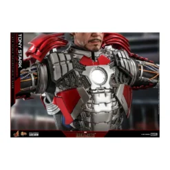 Hot Toys Iron Man 2 - Mark V Suit Up 1/6
