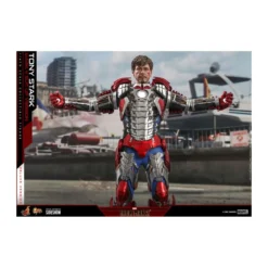 Hot Toys Iron Man 2 - Mark V Suit Up Version Deluxe 1/6