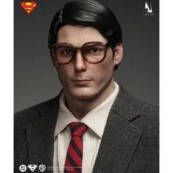 INART - Superman & Clark Kent 1978 1/6 Scale Collectible Figurine
