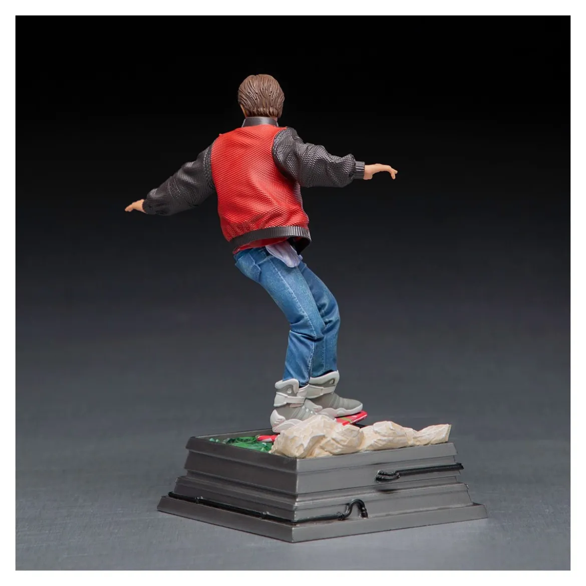 Iron Studios - BTTF 2 - Marty McFly sur Hoverboard Back to the Future Part II