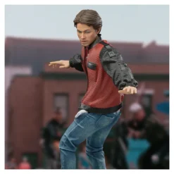 Iron Studios - BTTF 2 - Marty McFly sur Hoverboard Back to the Future Part II
