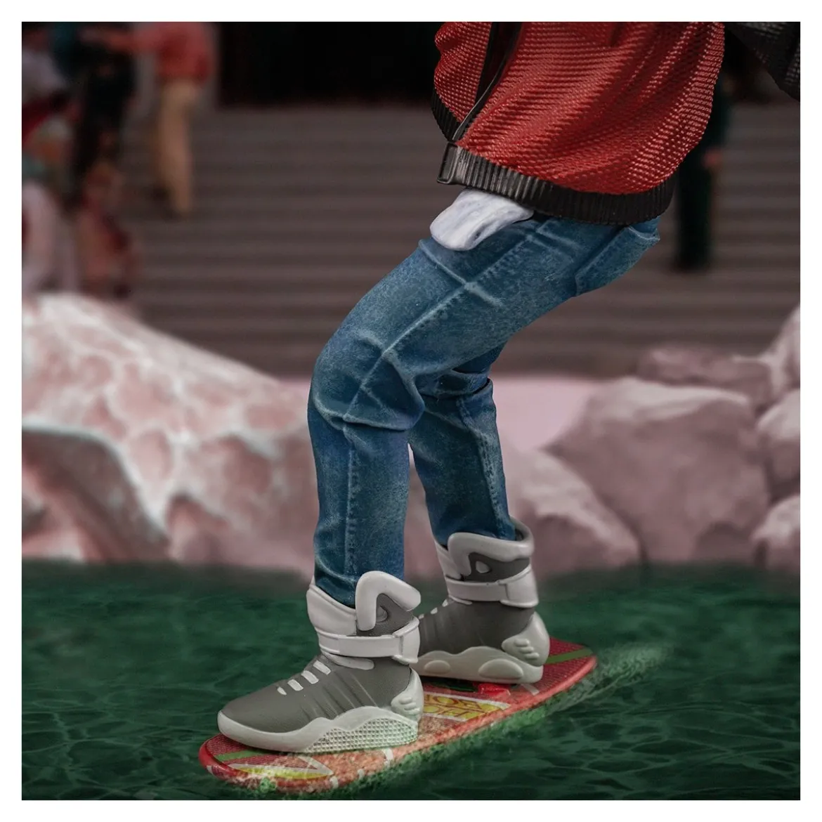 Iron Studios - BTTF 2 - Marty McFly sur Hoverboard Back to the Future Part II