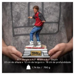 Iron Studios - BTTF 2 - Marty McFly sur Hoverboard Back to the Future Part II