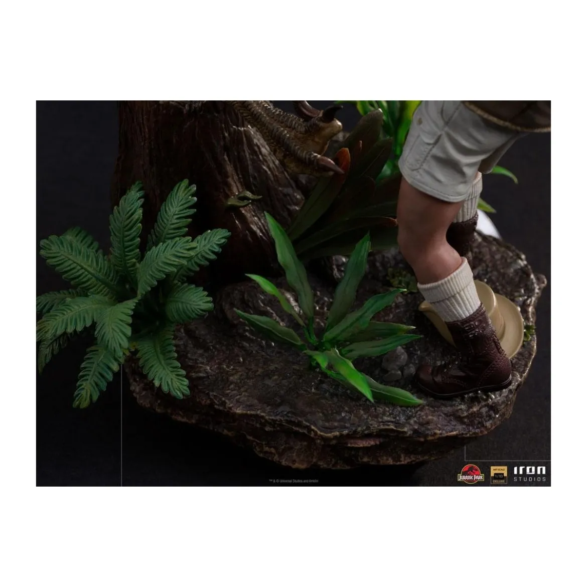 Iron Studios - Clever Girl - Jurassic Park 1/10 Deluxe Art Scale