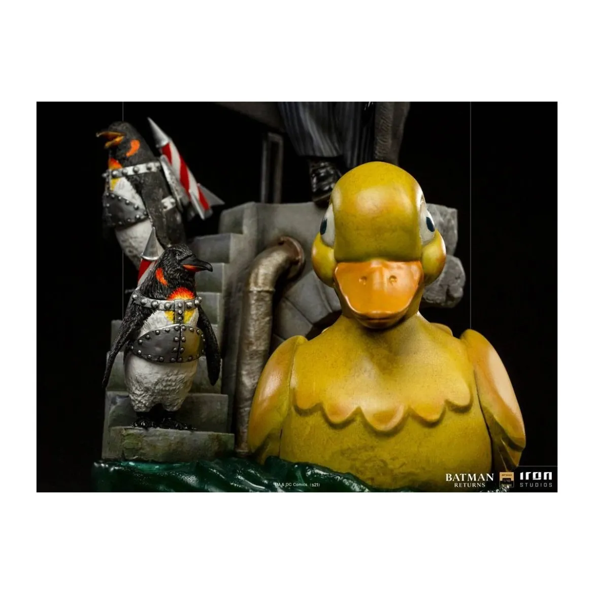 Iron Studios DC Comics - BDS Deluxe Art Scale 1/10 - The Penguin Batman Returns