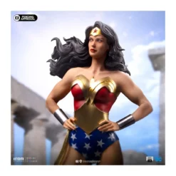 Iron Studios DC Comics - WONDER WOMAN DC TRINITY - Legacy Replica 1/4