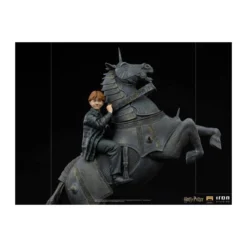 Iron Studios - Harry Potter - Ron Weasley at the Wizard Chess BDS Deluxe Art Scale 1/10