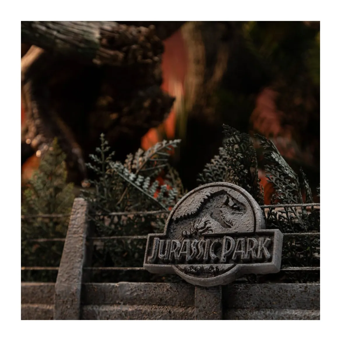 Iron Studios - Jurassic Park Demi Art Scale T-Rex Chase 1/20
