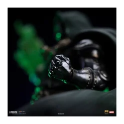Iron Studios Marvel - DR. Doom 1/10 Deluxe Art Scale - Infinity Gauntlet Diorama