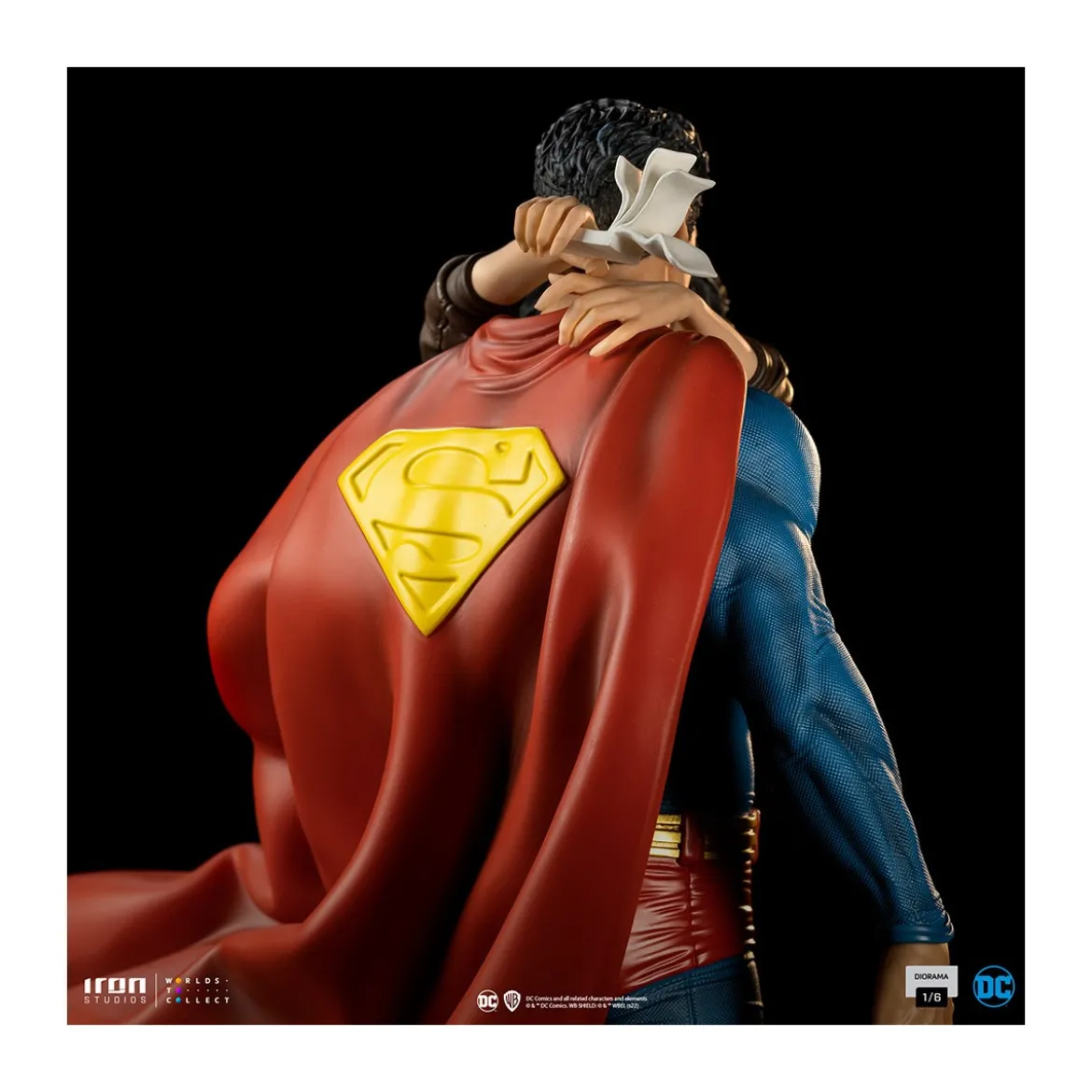 Iron Studios - Superman and Lois Lane Diorama 1/6