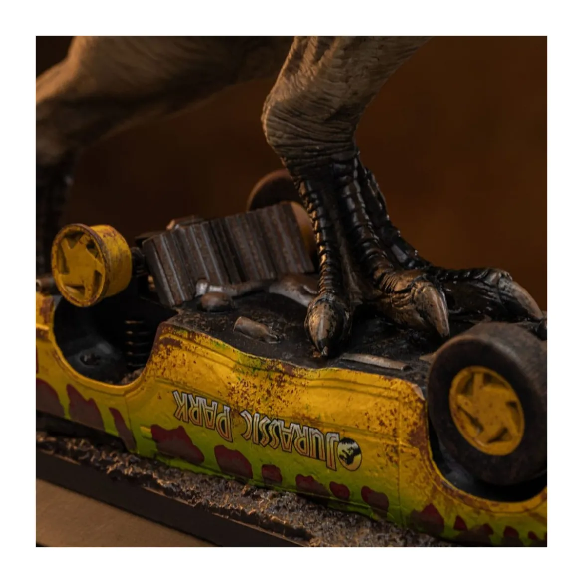 Iron Studios - T-Rex Attack - Jurassic Park Icons
