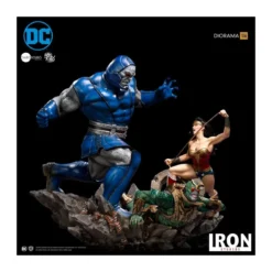 IRON STUDIOS - Wonder Woman Vs Darkseid Diorama by Ivan Reis 1/6 - DC Comics