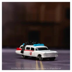 Jada Toys - Ghostbusters Stay Puft marshmallow man with Cadillac Ecto-1 - Nano Scene 1/64