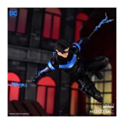 Mezco One 12 - NIGHTWING - DC Comics