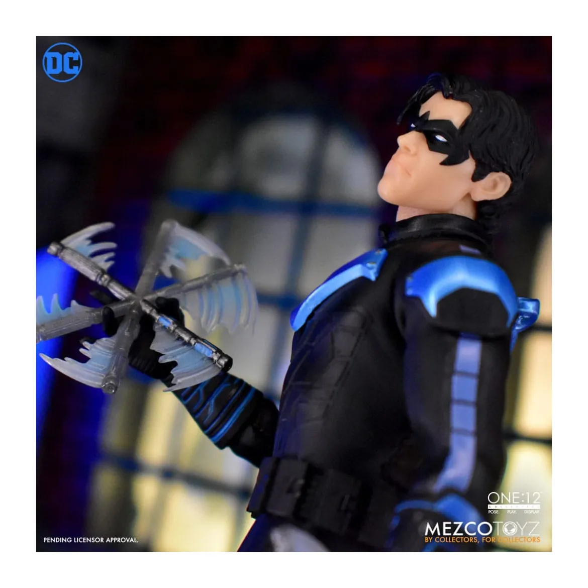 Mezco One 12 - NIGHTWING - DC Comics