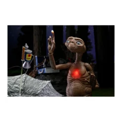 Neca - E.T. The Extra Terrestrial - Ultimate Deluxe E.T.
