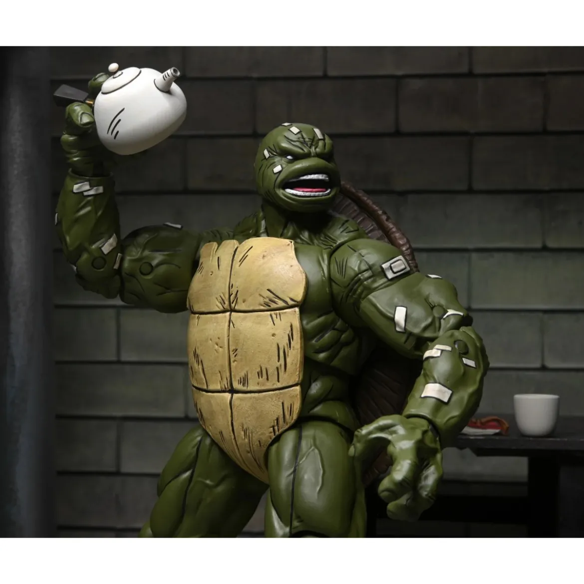 NECA - IDW Comics The Last Ronin - Ultimate Battle Damaged Ronin TMNT - Teenage Mutant Ninja Turtles