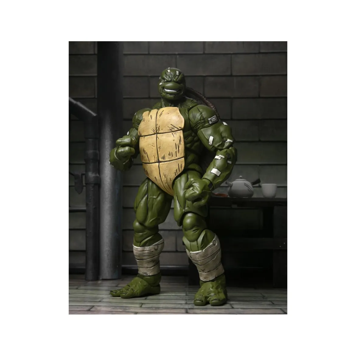 NECA - IDW Comics The Last Ronin - Ultimate Battle Damaged Ronin TMNT - Teenage Mutant Ninja Turtles