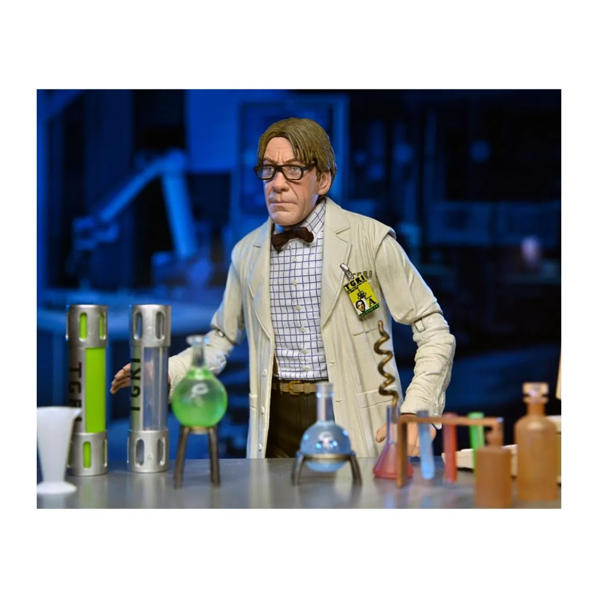 Neca - Lab Coat Professor Perry and Hazmat Suit Professor Perry