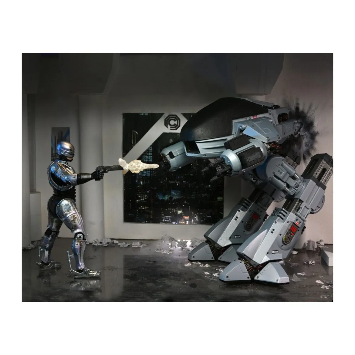 Neca - RoboCop - Ultimate Battle Damaged RoboCop with Chair
