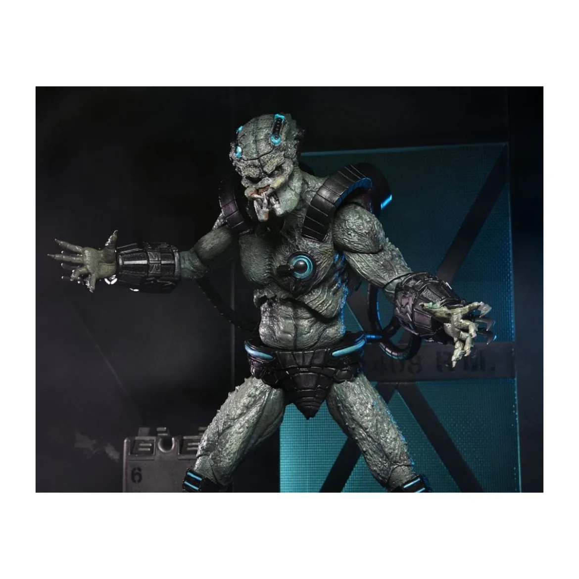 Neca - Ultimate Deluxe Stone Heart - Predator Concrete Jungle