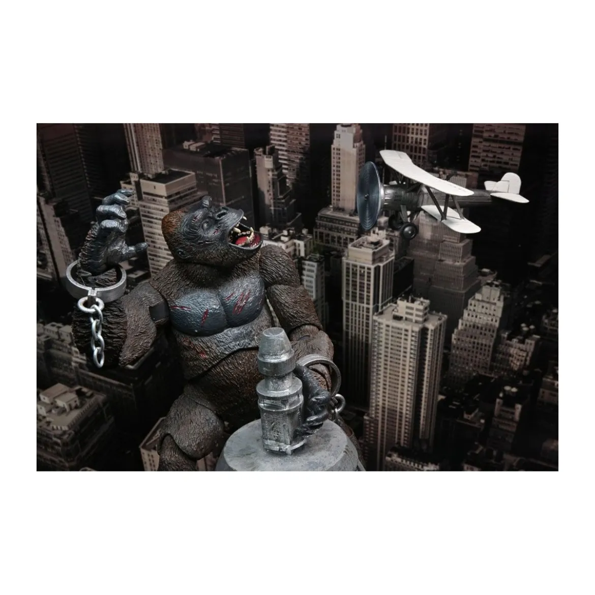 Neca - Ultimate KING KONG Concrete Jungle 1/12 Figurine
