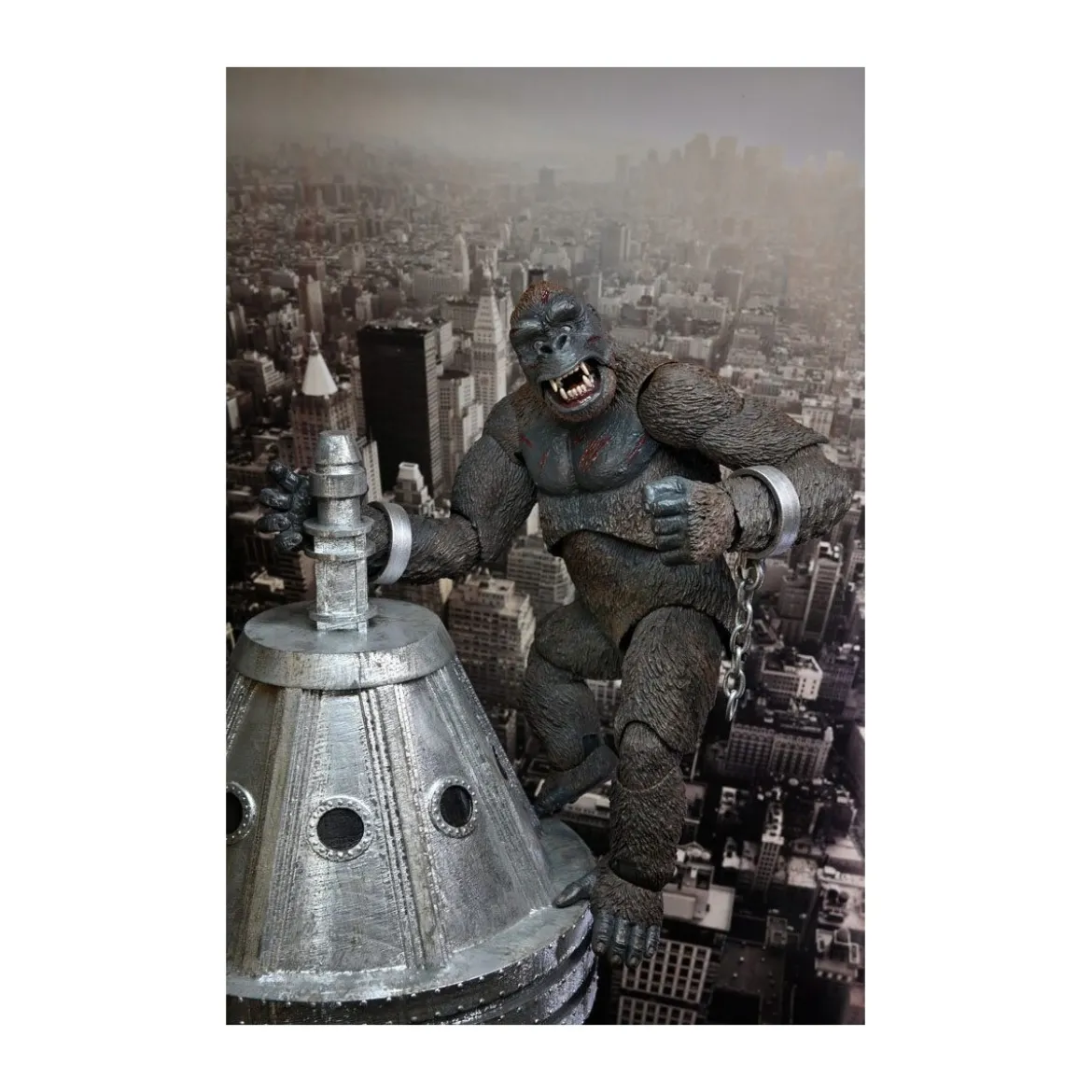 Neca - Ultimate KING KONG Concrete Jungle 1/12 Figurine