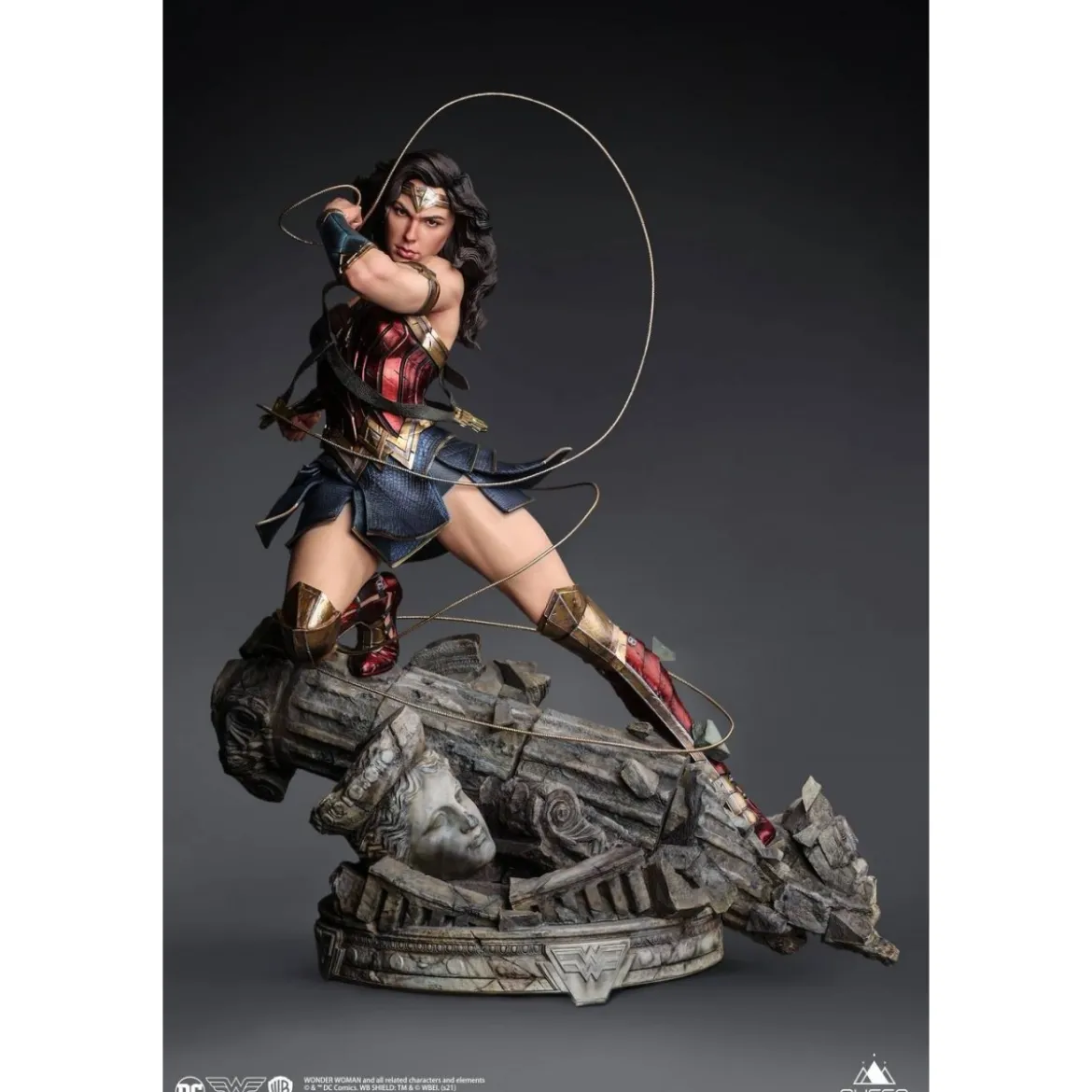 Queen Studios - DC Comics Wonder Woman 1:4 Scale Statue