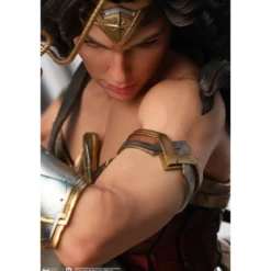 Queen Studios - DC Comics Wonder Woman 1:4 Scale Statue