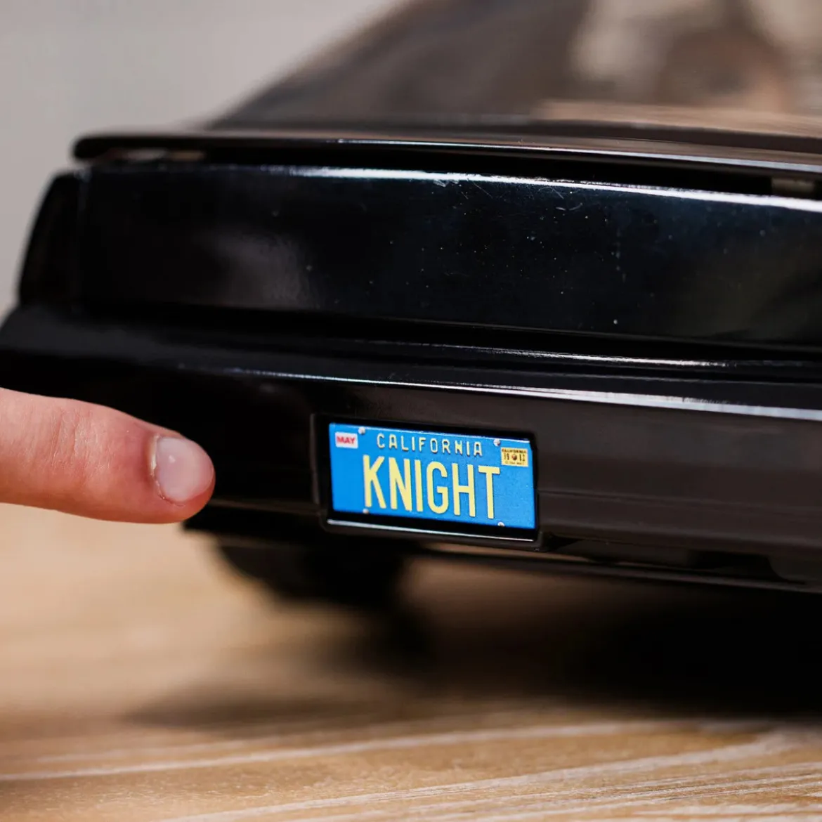 Takara Tomy - Knight Rider K2000 - Die Cast K.I.T.T 1/10