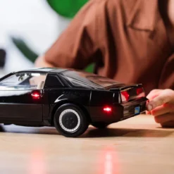 Takara Tomy - Knight Rider K2000 - Die Cast K.I.T.T 1/10