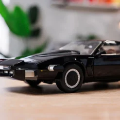 Takara Tomy - Knight Rider K2000 - Die Cast K.I.T.T 1/10
